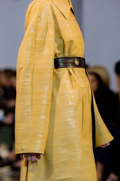 Look 4